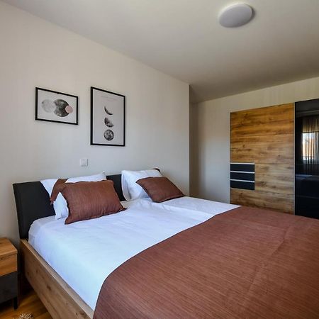 Spacious Apartment Nero With Free Parking Zadar Eksteriør bilde