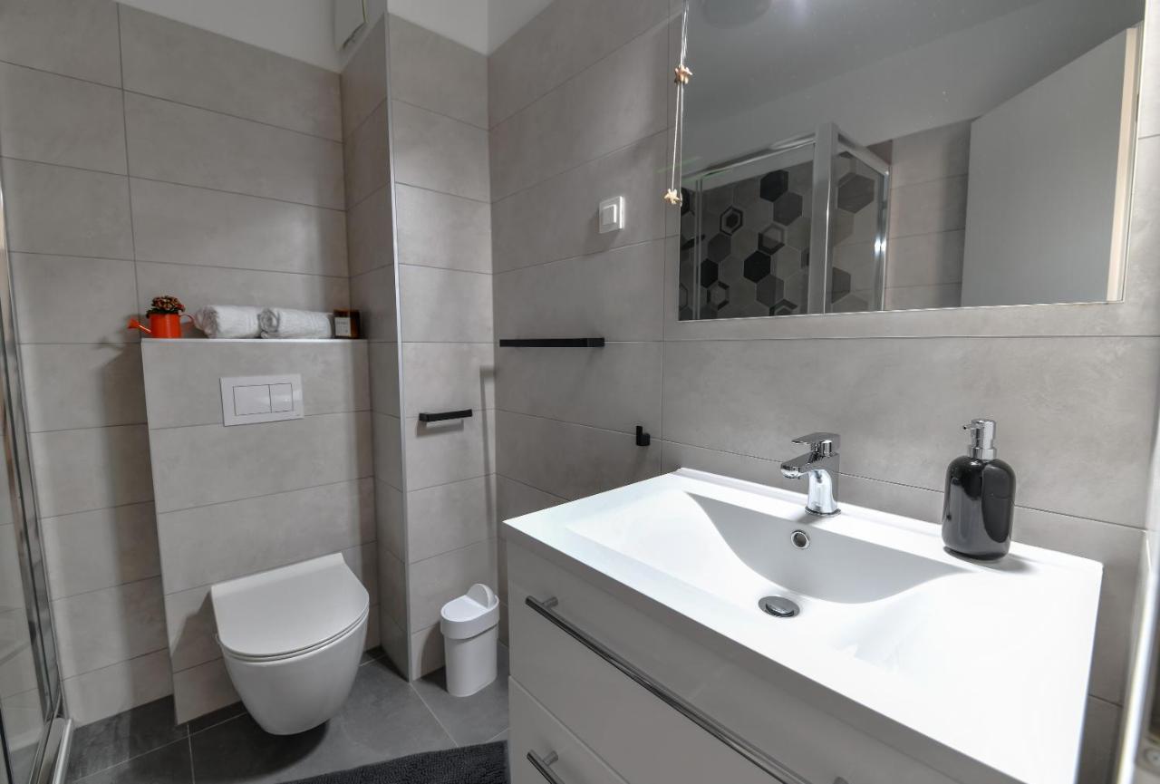 Spacious Apartment Nero With Free Parking Zadar Eksteriør bilde
