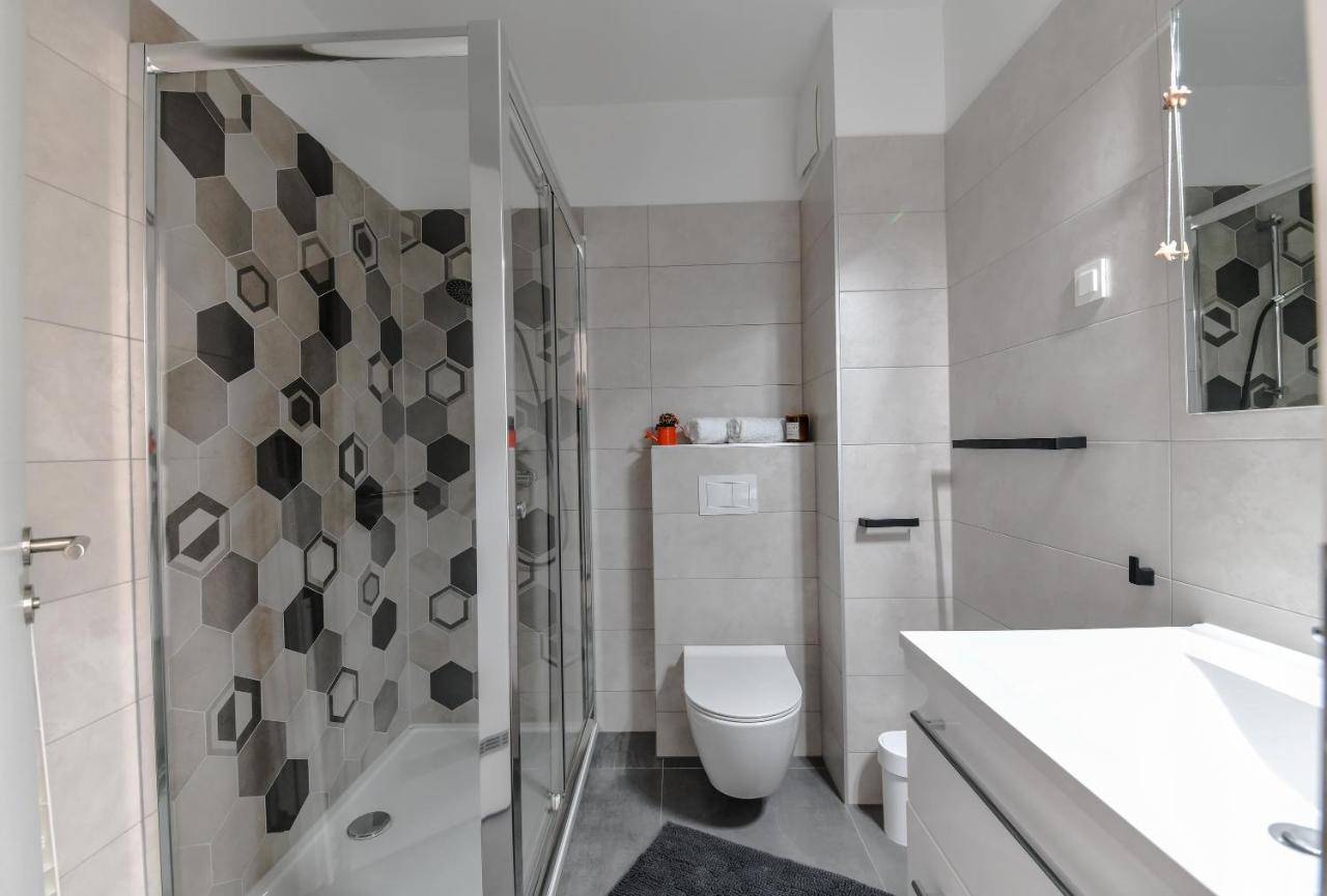 Spacious Apartment Nero With Free Parking Zadar Eksteriør bilde
